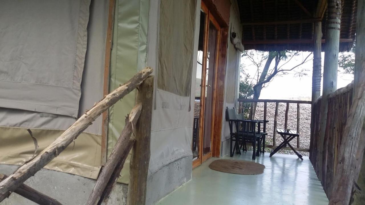 Villa Maili Saba Camp Nakuru Exterior foto